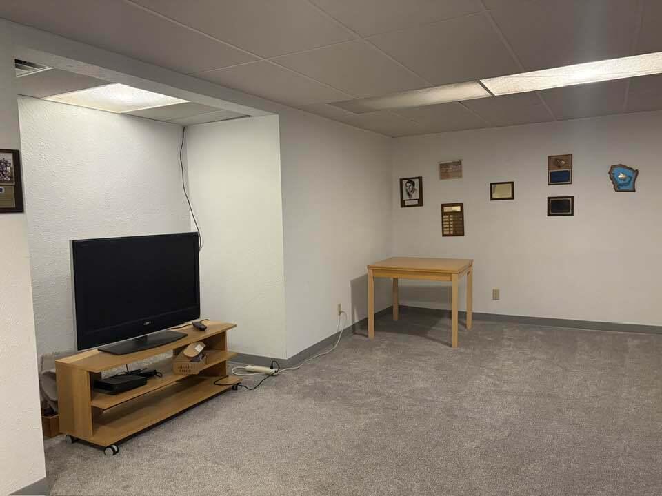 Milwaukee, Wisconsin 53215, United States, 3 Bedrooms Bedrooms, ,2 BathroomsBathrooms,Residential,Pending,196418