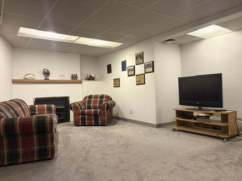 Milwaukee, Wisconsin 53215, United States, 3 Bedrooms Bedrooms, ,2 BathroomsBathrooms,Residential,Pending,196418