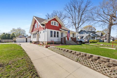 Photo of 2179-2181 S 84th St, West Allis, WI 53227 (MLS # 1959267)