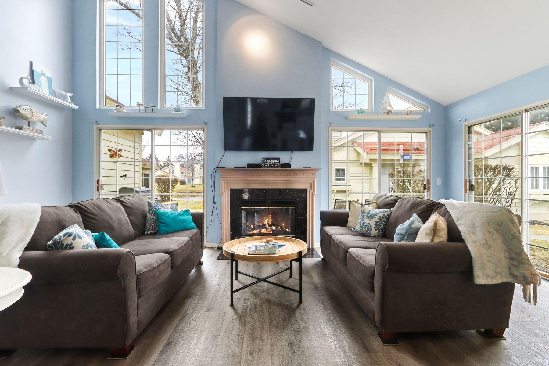 1737 Cottage Drive, 7-18