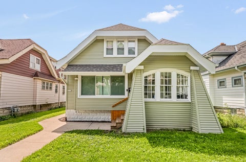 Photo of 3713 N 15th St, Milwaukee, WI 53206 (MLS # 1968377)