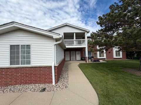 Photo of 8333 Lexington Pl, Pleasant Prairie, WI 53158 (MLS # 1965225)