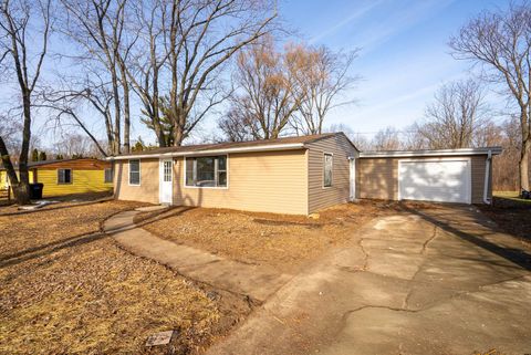 Photo of 10314 Root River Dr, Caledonia, WI 53108 (MLS # 1950065)