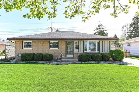 Photo of 5416 S Elaine Ave, Cudahy, WI 53110 (MLS # 1961001)
