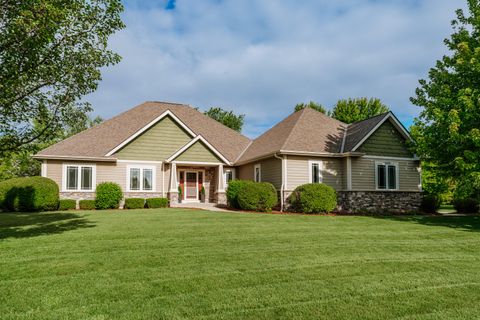 Photo of W193N5889 Canary Dr, Menomonee Falls, WI 53051 (MLS # 1967715)