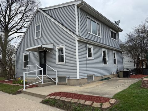 Photo of 1022 S 90th St, West Allis, WI 53214 (MLS # 1957799)