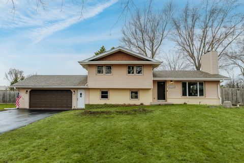 Photo of N85W12940 Renee Dr, Menomonee Falls, WI 53051 (MLS # 1955963)