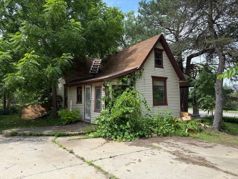 Photo of 18385 W Lisbon Rd, Brookfield, WI 53045 (MLS # 1928280)