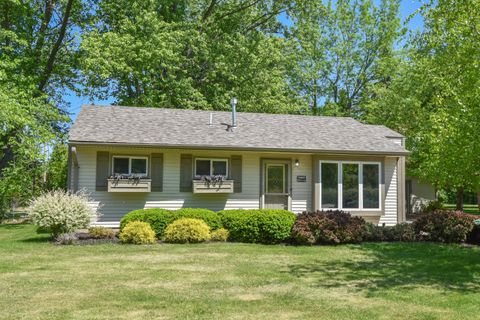 Photo of 10852 S Richard Rd, Oak Creek, WI 53154 (MLS # 1964471)