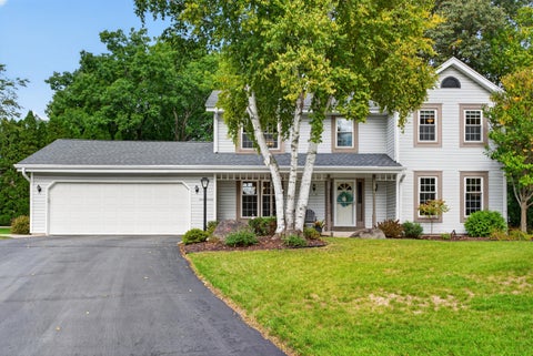Photo of 4134 S Victoria Ct, New Berlin, WI 53151 (MLS # 1982758)