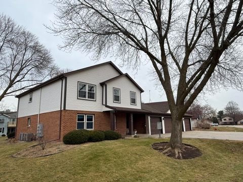 Photo of 4228 80th Pl, Kenosha, WI 53142 (MLS # 1946856)
