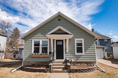 370 Olmstead St, Winona, MN 55987 - MLS#: 1911236
