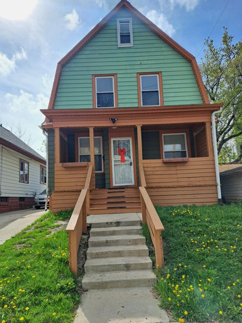 Photo of 911 N 37th St, Milwaukee, WI 53208 (MLS # 1959522)