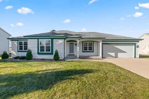Photo of 1230 Oriole Dr, Oconomowoc, WI 53066 (MLS # 1943258)