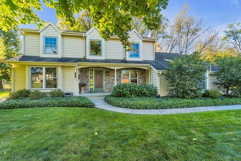 Photo of 9615 W Huntington Dr, Mequon, WI 53097 (MLS # 1949827)