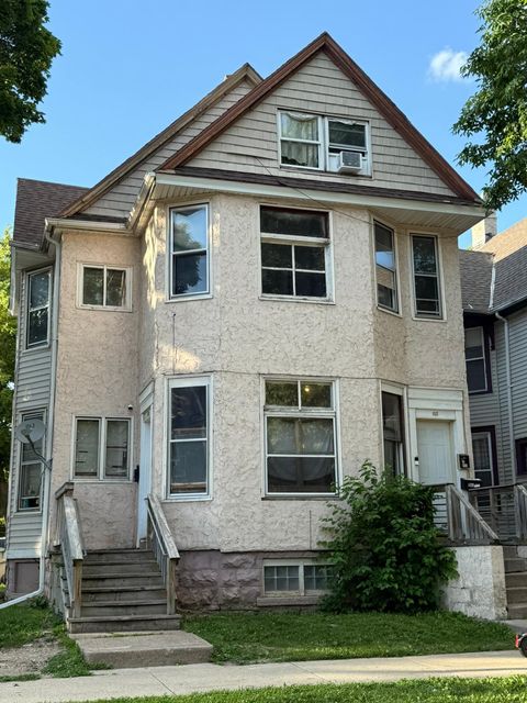 Photo of 100 E Meinecke Ave, Milwaukee, WI 53212 (MLS # 1929865)