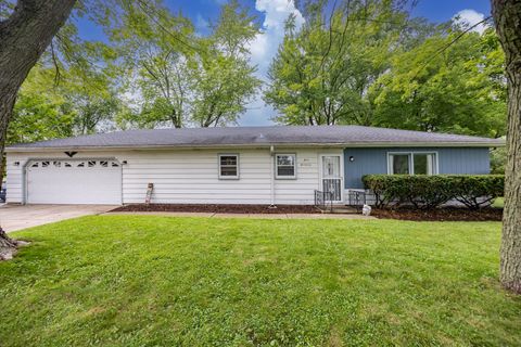 Photo of S69W14596 Cornell Dr, Muskego, WI 53150 (MLS # 1968557)