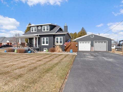 Photo of 2834 Memorial Dr, Two Rivers, WI 54241 (MLS # 1956414)