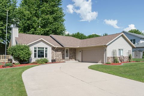 Photo of 706 Woodbridge Trl, Watertown, WI 53094 (MLS # 1967791)