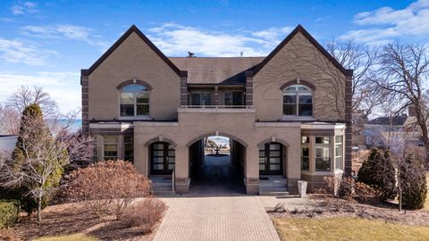 Photo of 2202 N Terrace Ave, Milwaukee, WI 53202 (MLS # 1953070)