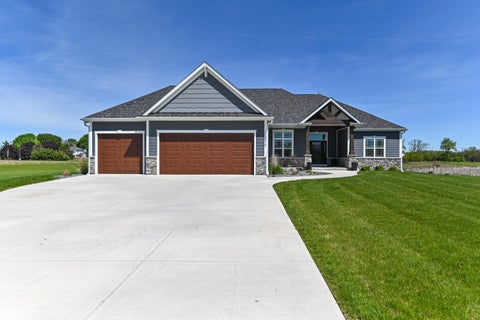 Photo of 28516 Blue Crane Ct, Rochester, WI 53185 (MLS # 1978790)