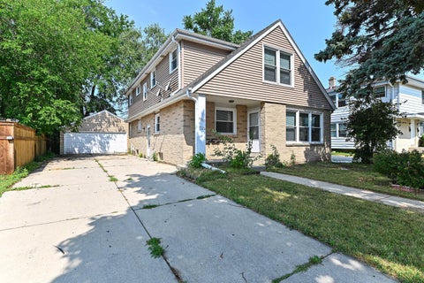 Photo of 1728 Cleveland Ave, Racine, WI 53405 (MLS # 1974627)