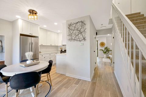 Photo of 1531 W Edgerton Ave, Milwaukee, WI 53221 (MLS # 1962891)