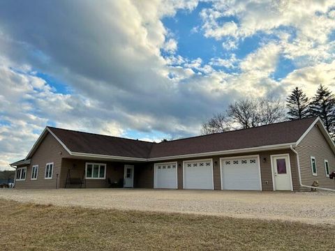 Photo of 1347 Rawhide Dr, Farmington, WI 53090 (MLS # 1955828)