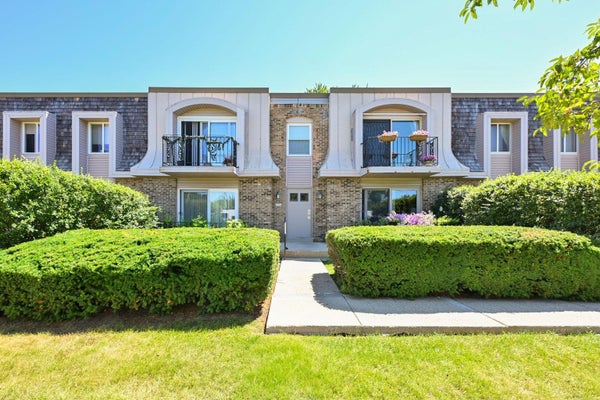 7530 N PORT WASHINGTON RD, MILWAUKEE, WI 53217 - Image 2dff943cb964ebde10a4df581d56ce40/461198442