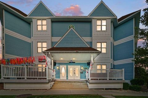 Photo of 123 Center St, Lake Geneva, WI 53147 (MLS # 1958332)