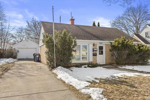 Photo of 821 Lombard Ave, Racine, WI 53402 (MLS # 1950460)