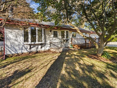 Photo of 2500 6 Mile Rd, Caledonia, WI 53402 (MLS # 1940777) Photo of 2500 6 Mile Rd, Caledonia, WI 53402 (MLS # 1940777)