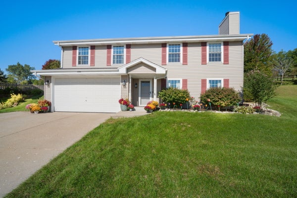 2308 LINDA CT, WAUKESHA, WI 53188 - Image 2e445e1db8c2dbf0136dc6260671a8de/2753382084