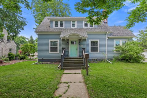 Photo of N88W15971 Park Blvd, Menomonee Falls, WI 53051 (MLS # 1922144)