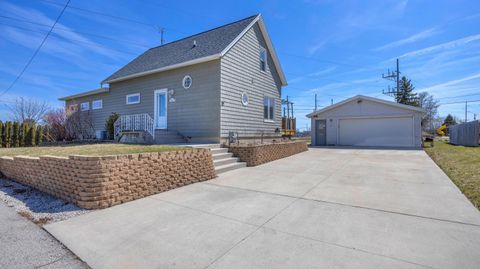 Photo of 1913 Elm Ave, Sheboygan, WI 53081 (MLS # 1957233)