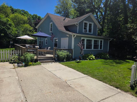 Photo of N2456 Mildred St, Walworth, WI 53115 (MLS # 1968300)