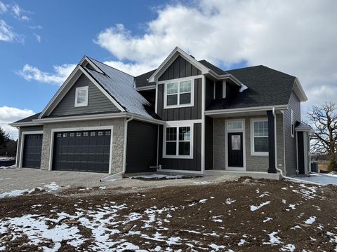 W215N4855 Kathleen Dr, Menomonee Falls, WI 53051 - #: 1919176