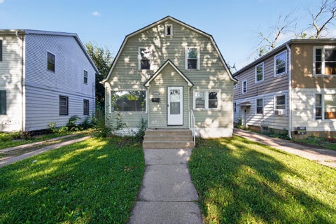 Photo of 4727 N 22nd St, Milwaukee, WI 53209 (MLS # 1978267)