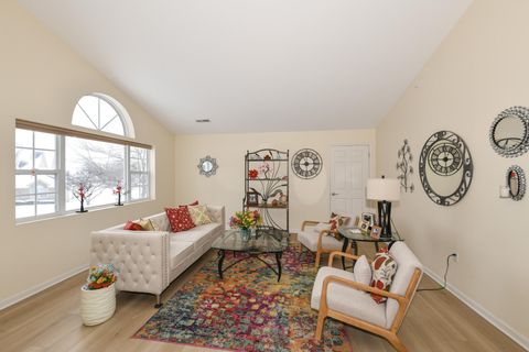 Photo of 9128 W Elm Ct, Franklin, WI 53132 (MLS # 1950773)