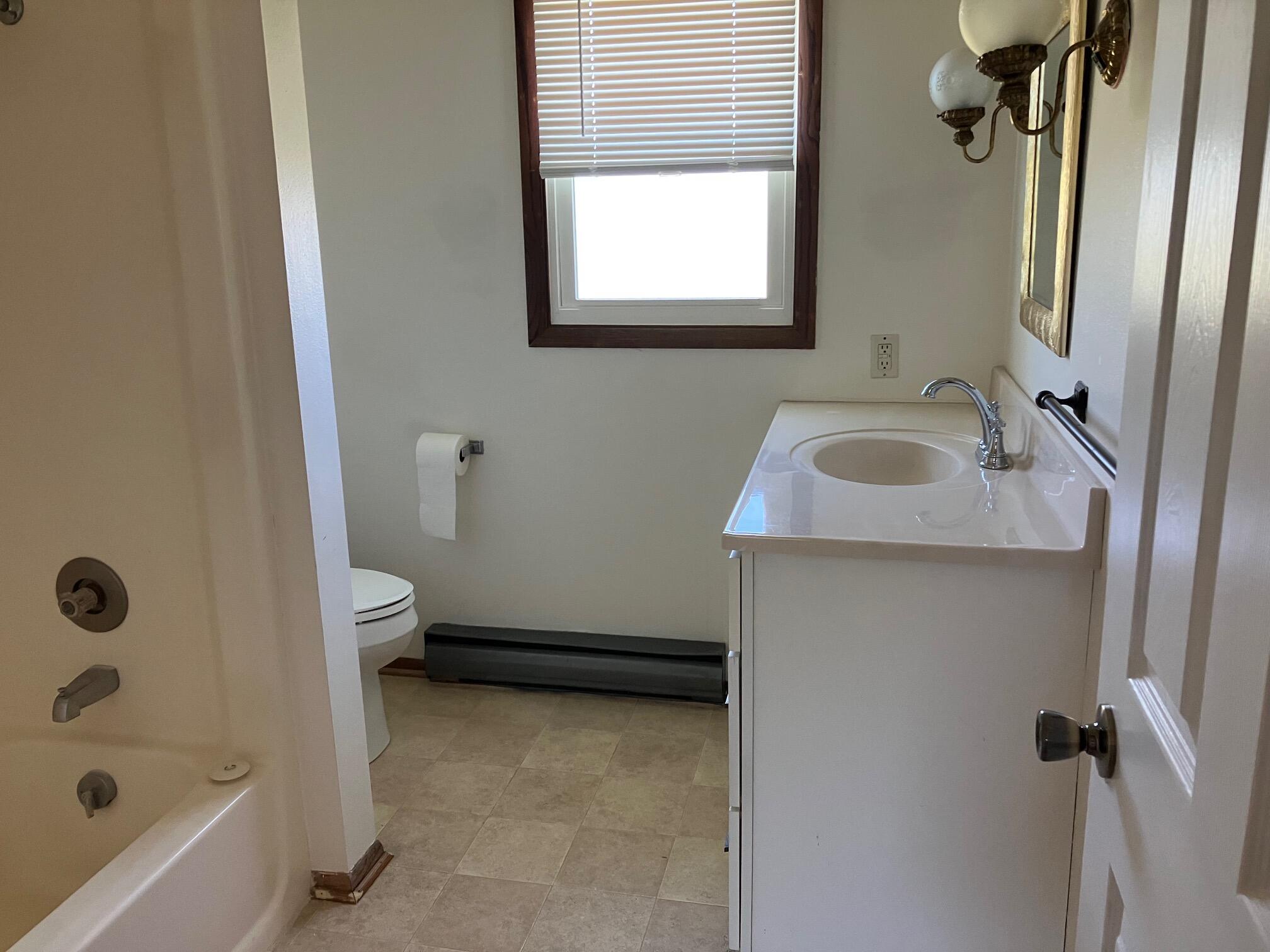 Fredonia, Wisconsin 53021, United States, 2 Bedrooms Bedrooms, ,1 BathroomBathrooms,Residential,Active,178080