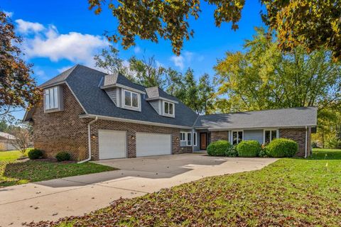 Photo of W142S7571 Freedom Ave, Muskego, WI 53150 (MLS # 1941474)