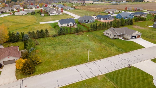 LT1 ORIOLE LN, HOWARDS GROVE, WI 53083 - Image 2ea85754a3e5ea9da0bdc00686ad0be9/882240154