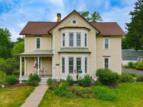 Photo of 332 Riverside Dr, Fort Atkinson, WI 53538 (MLS # 1975535)