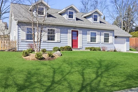 Photo of 1028 S 7th Ave, West Bend, WI 53095 (MLS # 1955998)