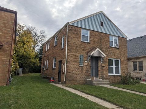 Photo of 1223 W Olive St, Milwaukee, WI 53209 (MLS # 1937979)