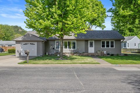 Photo of 2247 Sisson Dr, La Crosse, WI 54601 (MLS # 1962444)