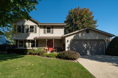 Photo of 2728 Stonebridge Dr, Caledonia, WI 53404 (MLS # 1983577)