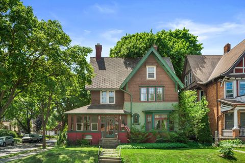 Photo of 2903 W McKinley Blvd, Milwaukee, WI 53208 (MLS # 1963722)