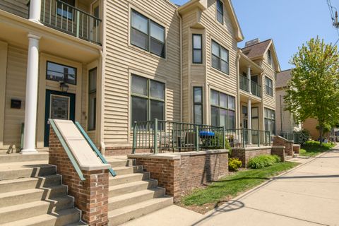 Photo of 902 E Brady St, Milwaukee, WI 53202 (MLS # 1960718)
