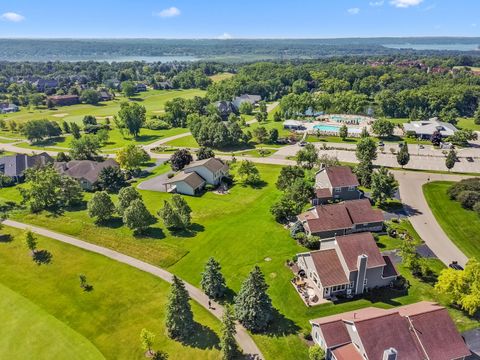 Photo of 1813 Golfview Dr, Geneva, WI 53147 (MLS # 1971890)